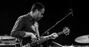 Stanley Clarke geeft jeugd de ruimte op Jazz Out Stanley Clarke