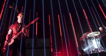 Royal Blood als sloopkogel door Paradiso