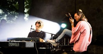 Jett Rebel alleenheerser op het openluchttheater Hertme Jett Rebel
