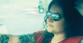 Ashley McBryde – Girl Going Nowhere