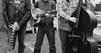 Blue Moon Trio brengt Elvis naar Delft