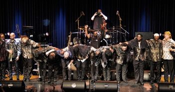 De discotrein van Earth, Wind & Fire dendert door Heerlen Earth, wind & Fire