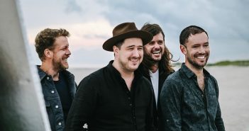 Win toegang tot een exclusieve pre-listening van de nieuwe Mumford and Sons Mumford and Sons 2018 Promofoto