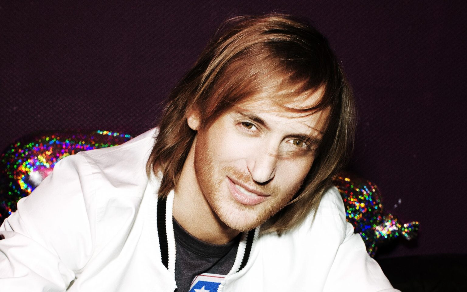 Free Legal Download: David Guetta (feat. Ne-Yo & Akon) – Play Hard (R3hab Remix)