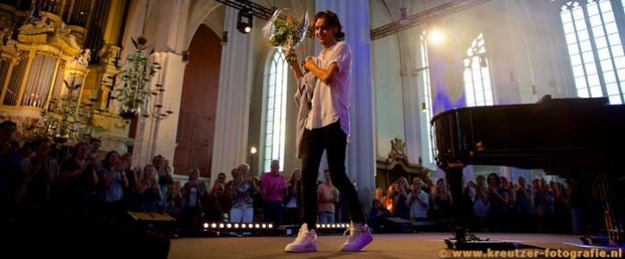 Jett Rebel kondigt theatertour aan