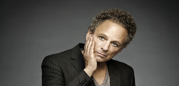 3 oktober, de verjaardag van Lindsey Buckingham Lindsey Buckingham