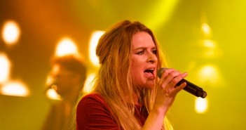 Sandra van Nieuwland op tournee door Nederland