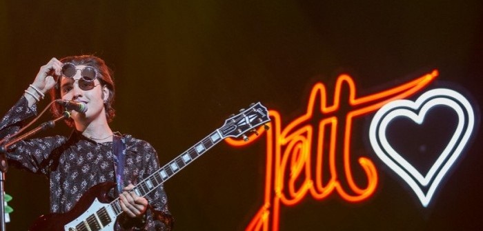 Jett Rebel in uitverkocht Paard van Troje Jett Rebel