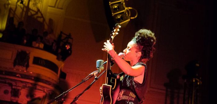 Lianne La Havas volgende week voor intiem solo-optreden naar Amsterdam