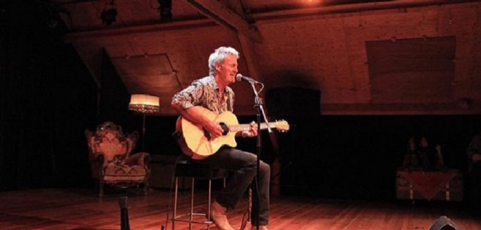 Sailor’s Pete Lincoln solo door Nederland Pete Lincoln