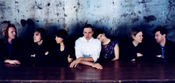 Arcade Fire brengt nieuw nummer ‘I Give You Power’