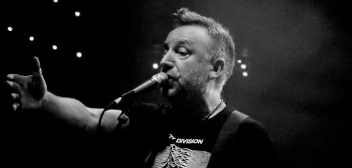 Peter Hook speelt grootste hits Joy Division en New Order op Nederlandse tour peter hook