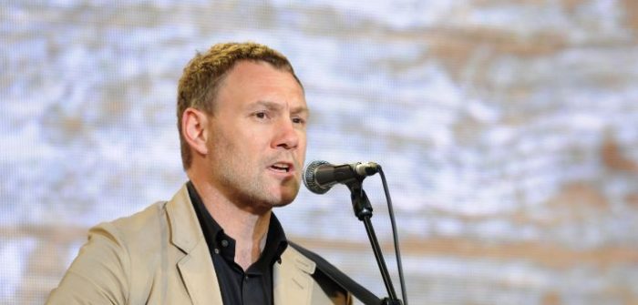 David Gray geeft akoestisch concert in Carré