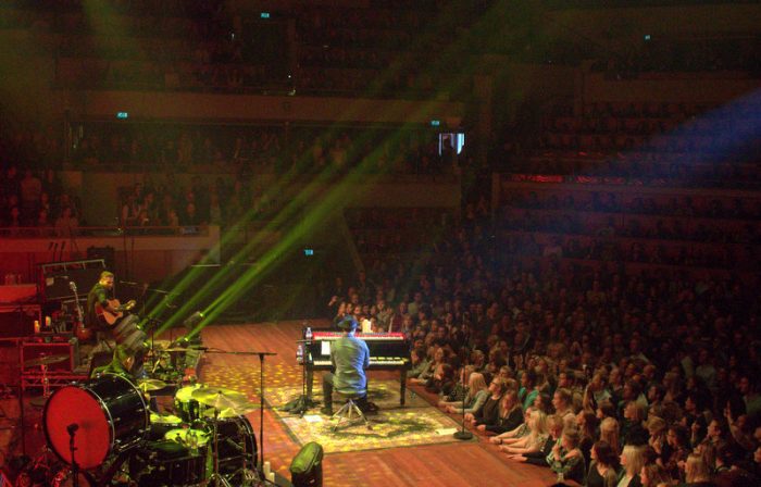 Gavin DeGraw overstemd door enthousiast publiek in TivoliVredenburg