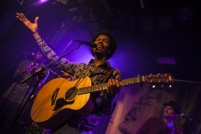 Jeangu Macrooy naar de Grote Kerk, Enschede Jeangu Macrooy
