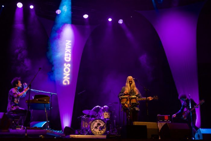 Naked Song scoort met passend hoogtepunt