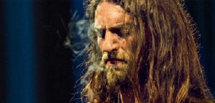 Gitarist Estas Tonne naar Carré Estas Tonne