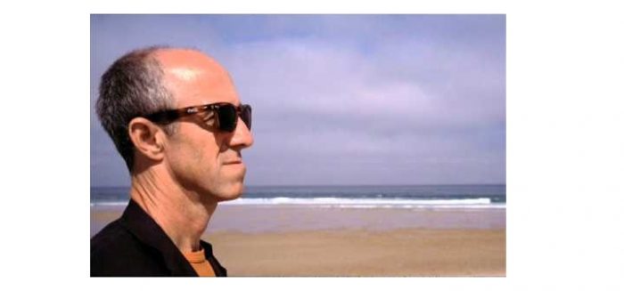 Raymond van het Groenewoud in mei naar Burgerweeshuis Raymond vh Groenewoud