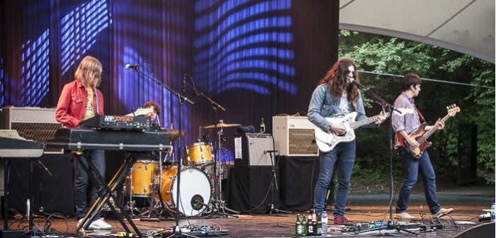 Kurt Vile triomfeert in Caprera met hypnotiserende, bedwelmende psychedelische folkrock.