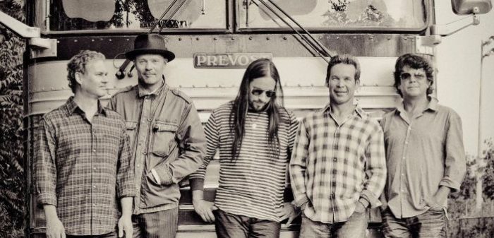 Zanger The Tragically Hip overleden Tragically Hip