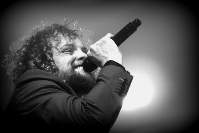 Di-rect geeft grootste clubshow ooit Di-rect