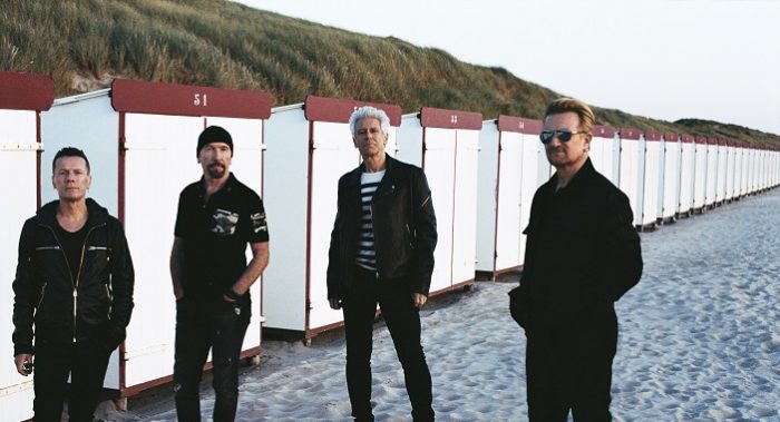 U2 ontvangt Global Icon Award tijdens MTV EMA 2017 U2