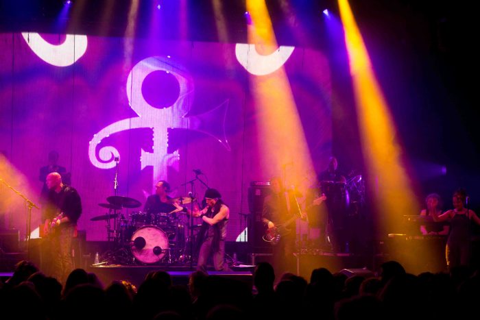 Prachtig eerbetoon van de Sexy Motherfuckers aan Prince in Hedon