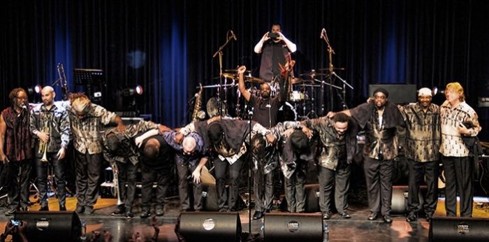 De discotrein van Earth, Wind & Fire dendert door Heerlen Earth, wind & Fire