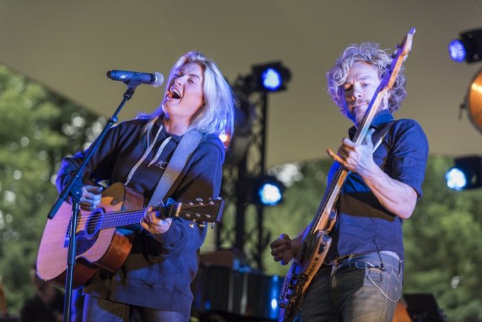 Emotionele rollercoaster met Miss Montreal in Openluchttheater De Goffert Miss Montreal