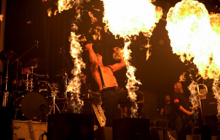 Stahlzeit zet Groene Engel in vuur en vlam Stahlzeit