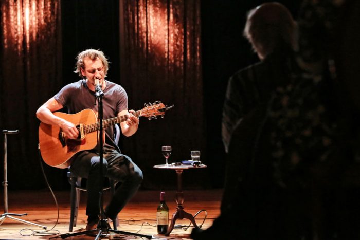 Dries Bongaerts krijgt publiek in Haps muisstil