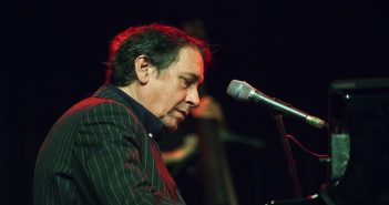 Jools Holland maakt verwachtingen maar beperkt waar Jools Holland