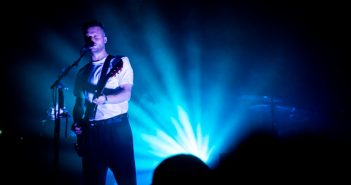 White Lies veroveren Hedon White Lies