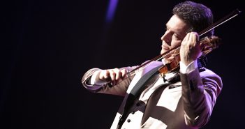 Guido‘s Orchestra speelt met alle maestro’s de zaal plat in Parkstad Theater Heerlen