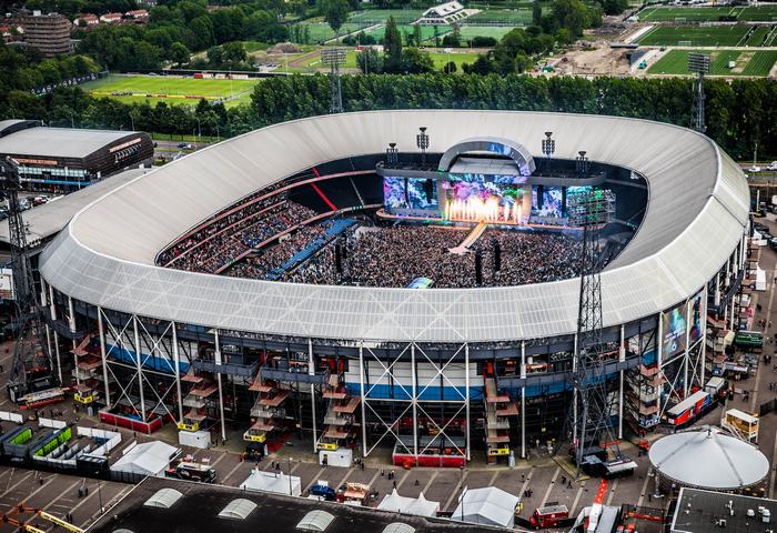 Marco Borsato bestiert Rotterdamse Kuip als nooit tevoren - .: Maxazine