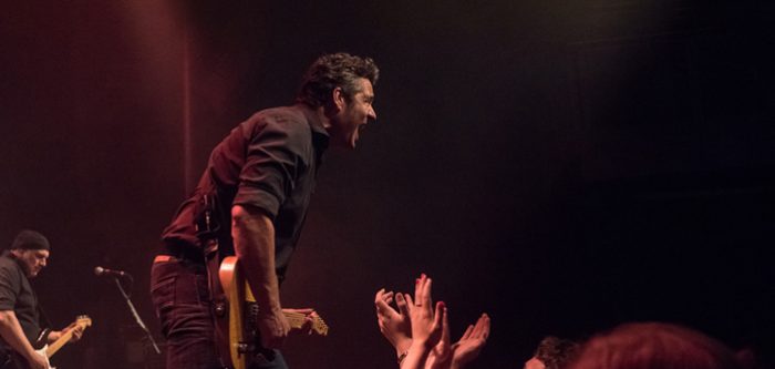 The Bruceband laat Metropool ruim drie uur lang zingen en dansen