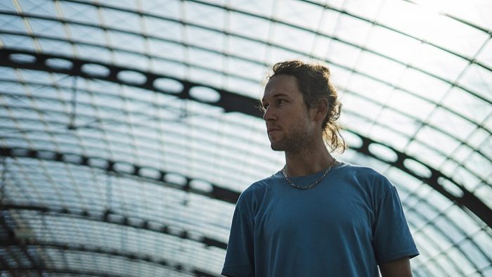 Thomas Oliver kondigt nieuw album ‘The Brightest Light’ aan Thomas Oliver