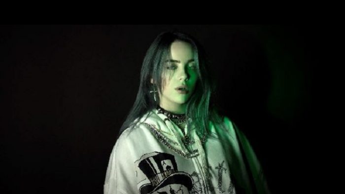 Billie Eilish werkte in coronatijd met broer Finneas aan ‘My Future’ Billie Eilish