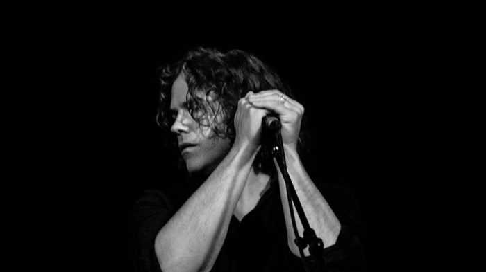 Jasper Steverlinck betovert Effenaar met gevarieerde en ontroerende show Jasper Steverlinck