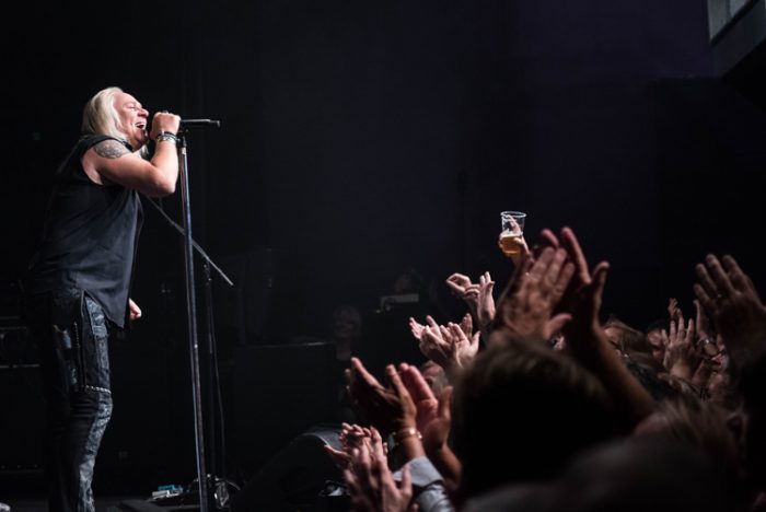 Uriah Heep zet geweldige show neer in overvol Metropool