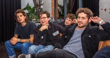 SONS: een kruitvat vol tegenstellingen Sons