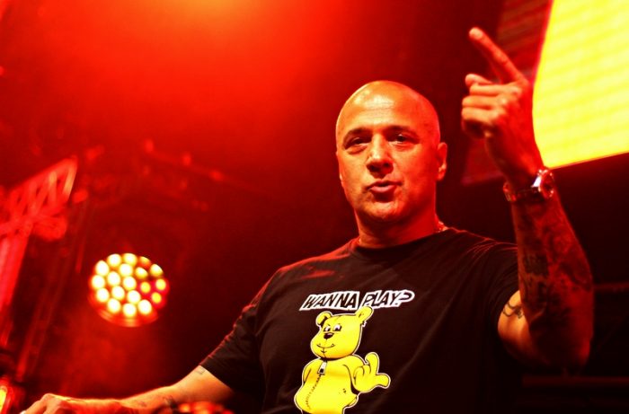 Ahoy Goes Back 2 The 90’s