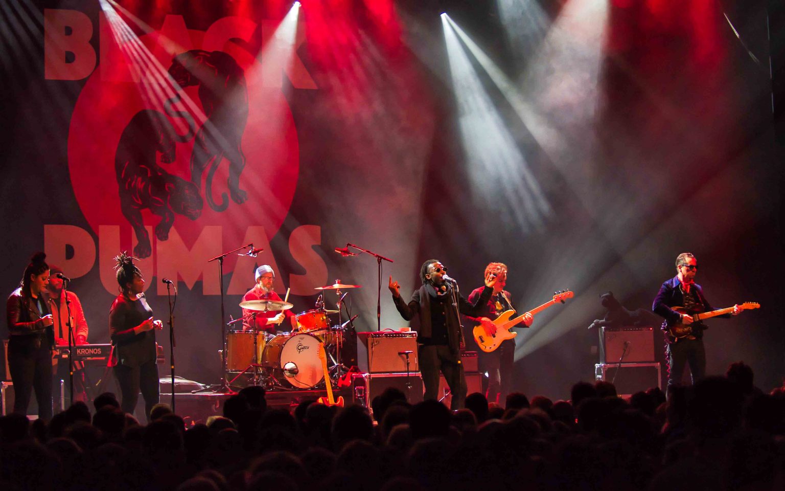 Black Pumas betoveren uitverkocht 013 met sublieme soulshow