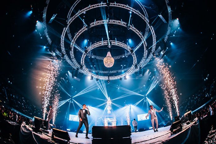 Broederliefde zet opnieuw spectaculaire show neer in uitverkocht Rotterdam Ahoy