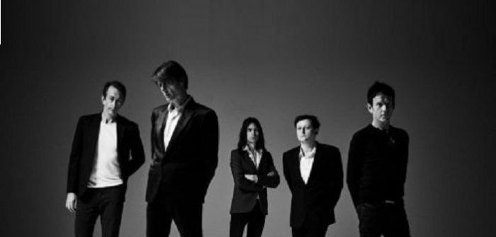 Suede verrast na dertig jaar met een nieuw debuut Suede