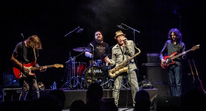Bertus Borgers presenteert zijn boek met een muzikale omlijsting Borgers