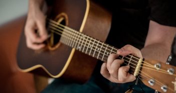 Maxazine steunt de Nederlandse muzikanten: Thomas J Splinter Gitaar