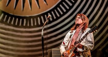 De Muziekgieterij gaat viraal met DeWolff en The Grand East
