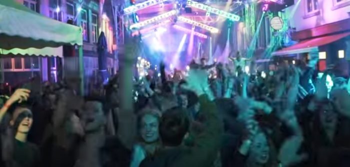 Tijd voor nieuwe muziek van de Charmante Gasten Charmante gasten