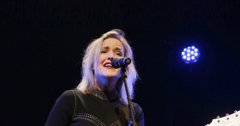 Leonie Meijer: “Muziek maakt me gelukkig.” Leonie Meijer